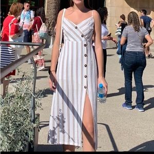 ⚪️lush midi dress